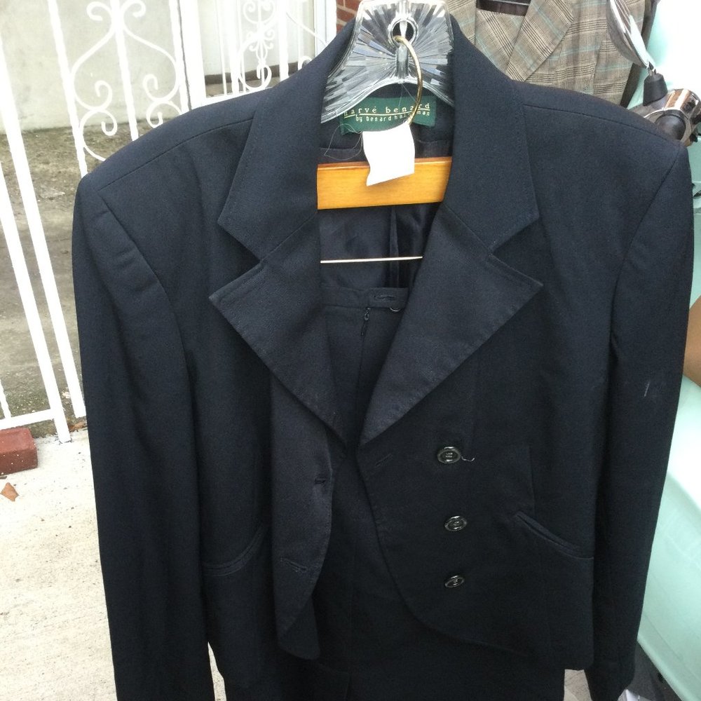 Black Jacket & Skirt: Y2K or Timeless Office